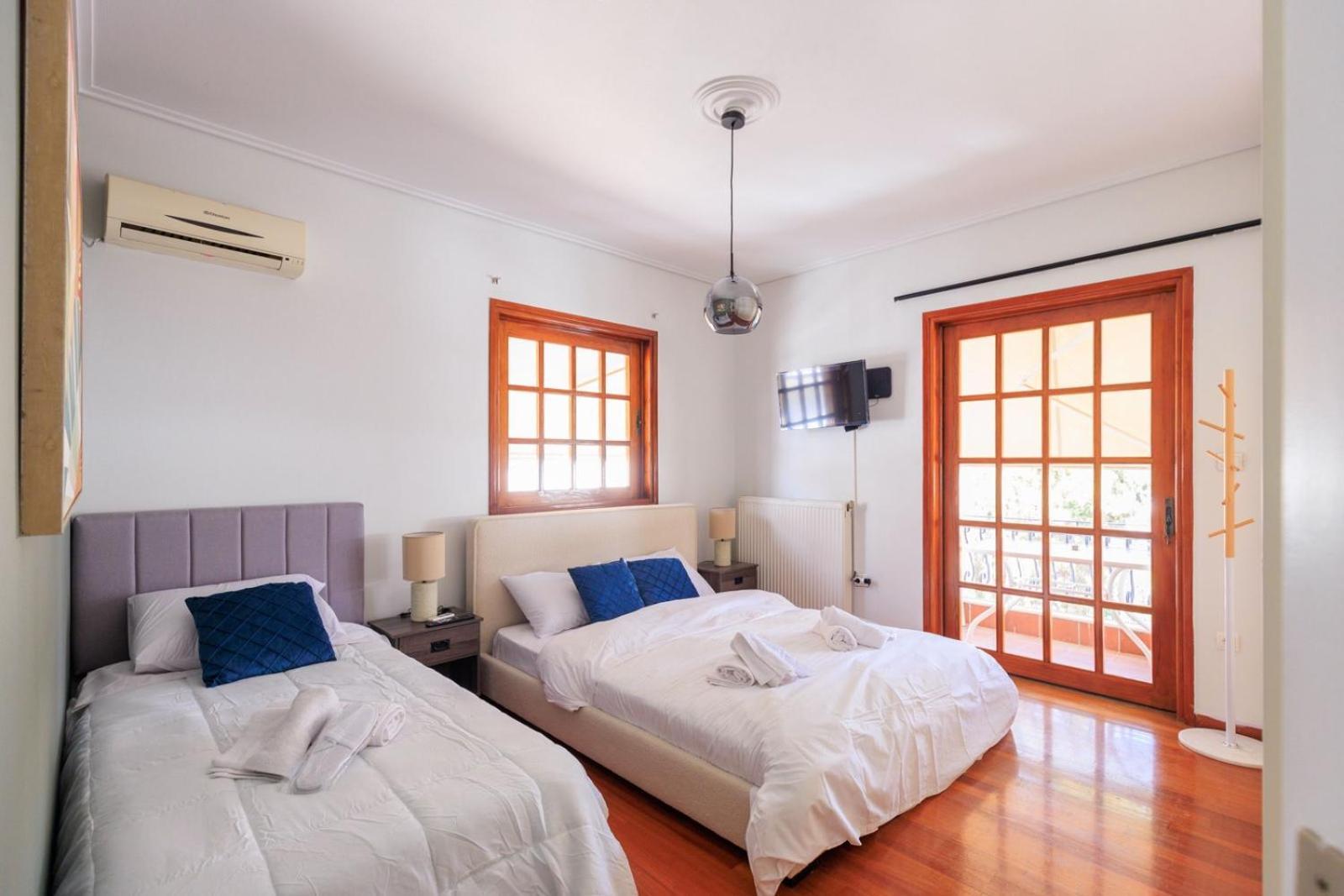 Aiolos Grand Super Lux Suite Kalamaki Alimos Near The Sea Афины Экстерьер фото